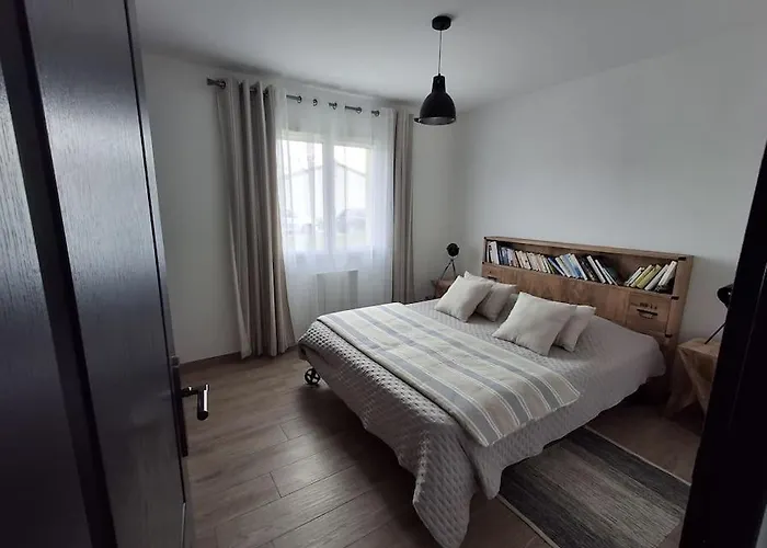 Du Pont Neuf & Tatil Evi Eyrans-de Soudiac